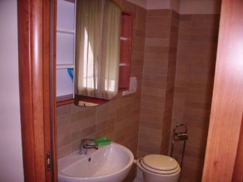 Bilocale arredato con terrazzo Trieste , salario