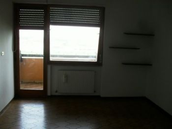 Trilocale con terrazzo Centro