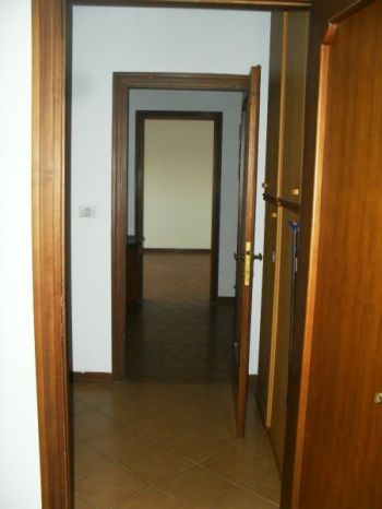 Trilocale con terrazzo Centro
