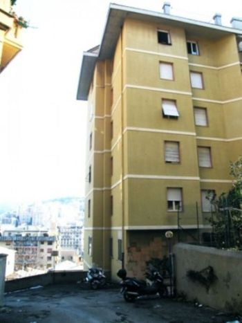 Casa arredata con balcone Centro storico - de ferrari - Altre fotografie