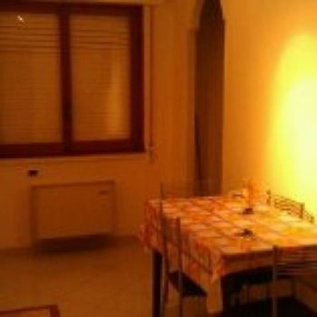 Bilocale arredato con balcone Pomezia - Altre fotografie