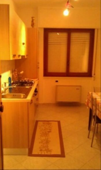 Bilocale arredato con balcone Pomezia - Altre fotografie