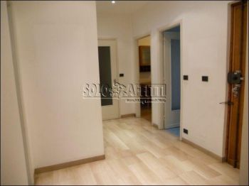 Trilocale arredato con balcone Cit turin