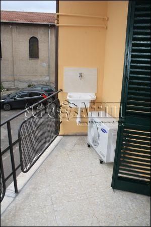Monolocale arredato con terrazzo Velino / marmore
