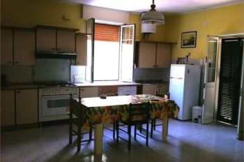 Appartamento con posto auto e terrazzo