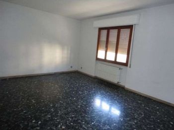 Appartamento con garage e balcone Centrale