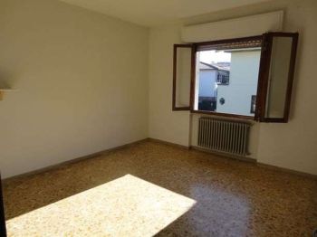 Appartamento con garage e balcone Centrale