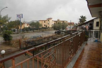 Trilocale con garage e balcone Quarto