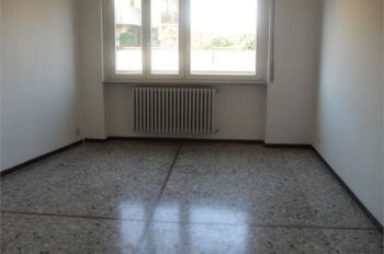 Bilocale con balcone Centrale