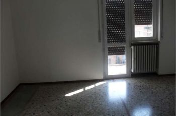 Bilocale con balcone Centrale