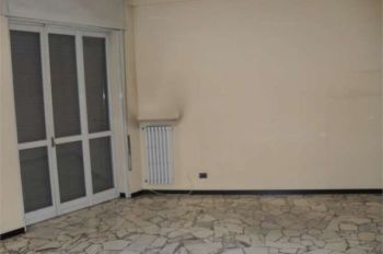 Appartamento con posto auto e balcone