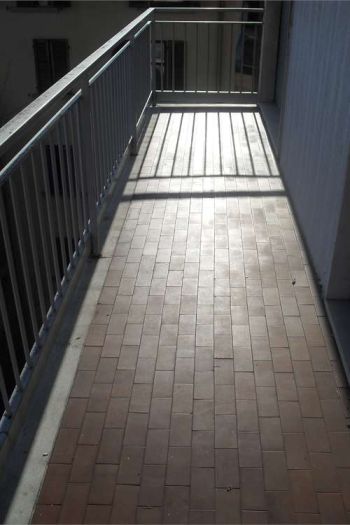 Appartamento con posto auto e balcone