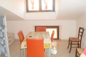 Casa arredata con aria condizionata