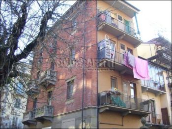 Casa con balcone Vanchiglia