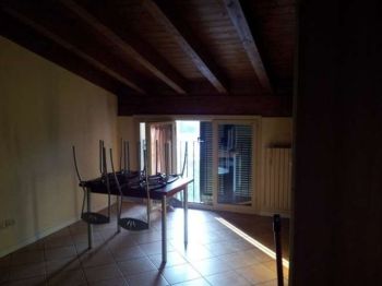 Trilocale arredato con balcone Rovato