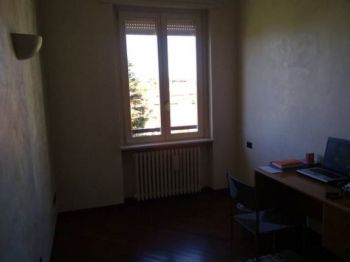 Appartamento arredato con balcone Magenta