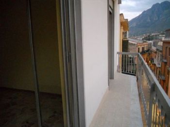 Casa con balcone Termini Imerese