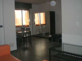 Monolocale arredato con balcone Direzionale 70