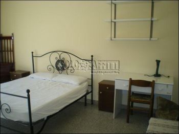 Appartamento arredato con balcone V.le libert�