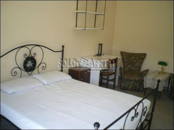Appartamento arredato con balcone V.le libert�