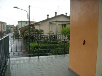 Appartamento arredato con posto auto