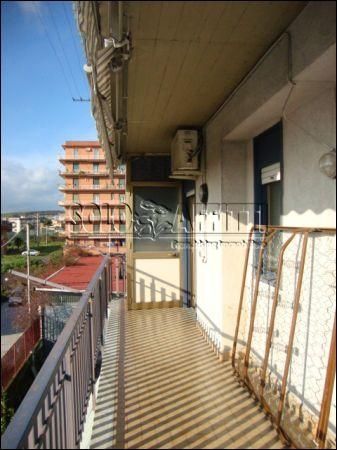Casa arredata con balcone V.le m. rapisardi