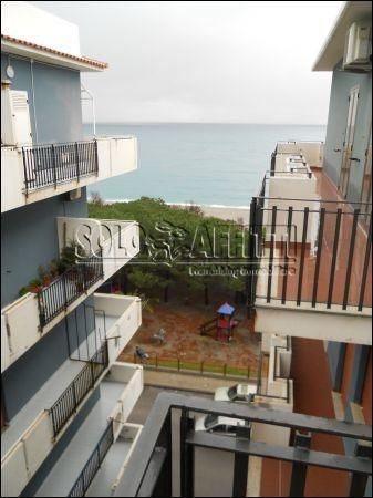 Bilocale arredato con balcone Centro