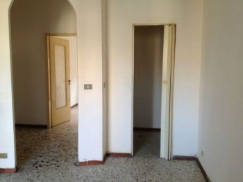Bilocale da ristrutturare con balcone - Altre fotografie