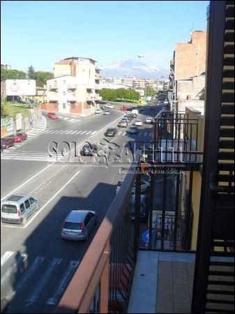 Casa arredata con terrazzo V.le m. rapisardi