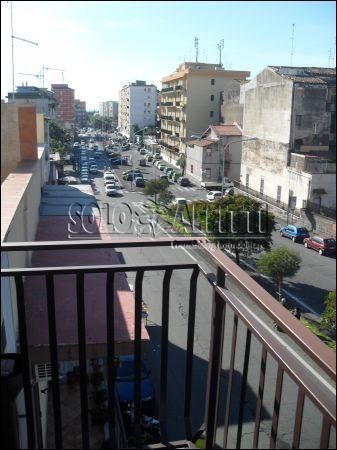 Casa arredata con terrazzo V.le m. rapisardi