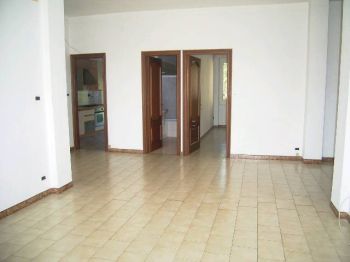 Appartamento con garage e balcone Centro - Altre fotografie
