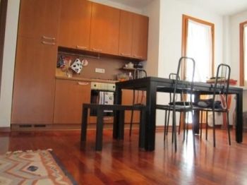 Appartamento arredato con terrazzo P.ta genova, romolo, solari