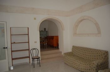 Trilocale arredato Martina Franca