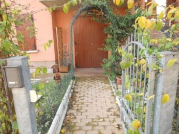 Appartamento con posto auto e giardino - Altre fotografie