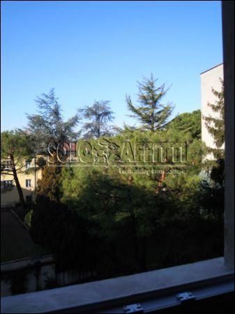 Casa arredata con balcone Crocifissa di rose