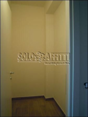 Casa arredata con balcone Crocifissa di rose