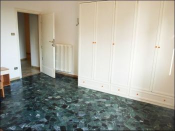 Appartamento arredato con garage Centro - Altre fotografie
