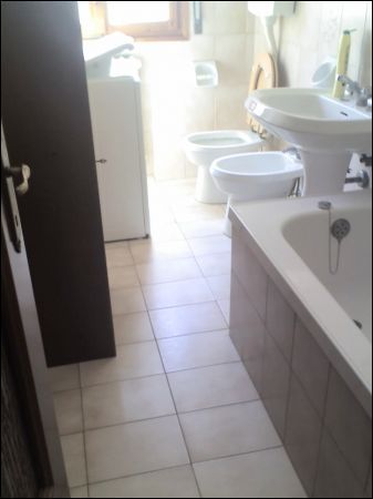 Appartamento arredato con balcone Capoluogo - Altre fotografie