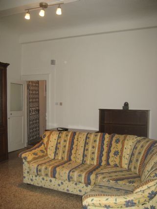 Casa arredata con terrazzo Centro storico