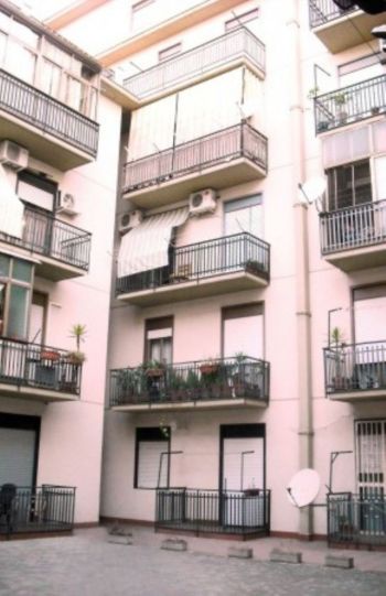 Bilocale con balcone S. leone, rapisardi - Altre fotografie