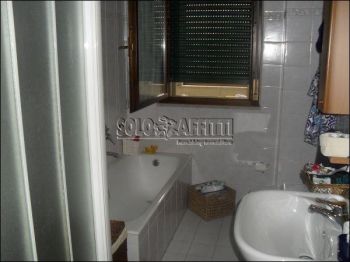 Trilocale arredato con garage Zona san pietro