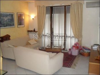 Trilocale arredato con garage Zona san pietro