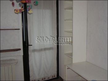 Appartamento arredato con balcone Zona via capuana