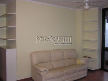 Appartamento arredato con balcone Zona via capuana