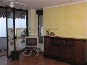 Appartamento arredato con balcone Zona via capuana