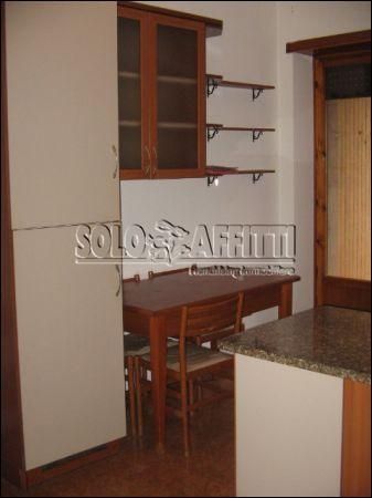 Monolocale arredato con balcone Ostia