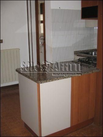 Monolocale arredato con balcone Ostia