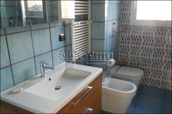 Trilocale arredato con balcone Lotto, novara, s. siro, rembrandt