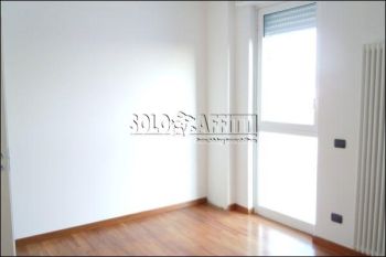 Trilocale arredato con balcone Lotto, novara, s. siro, rembrandt