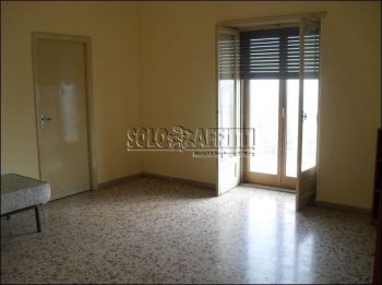 Appartamento con balcone V.le m. rapisardi